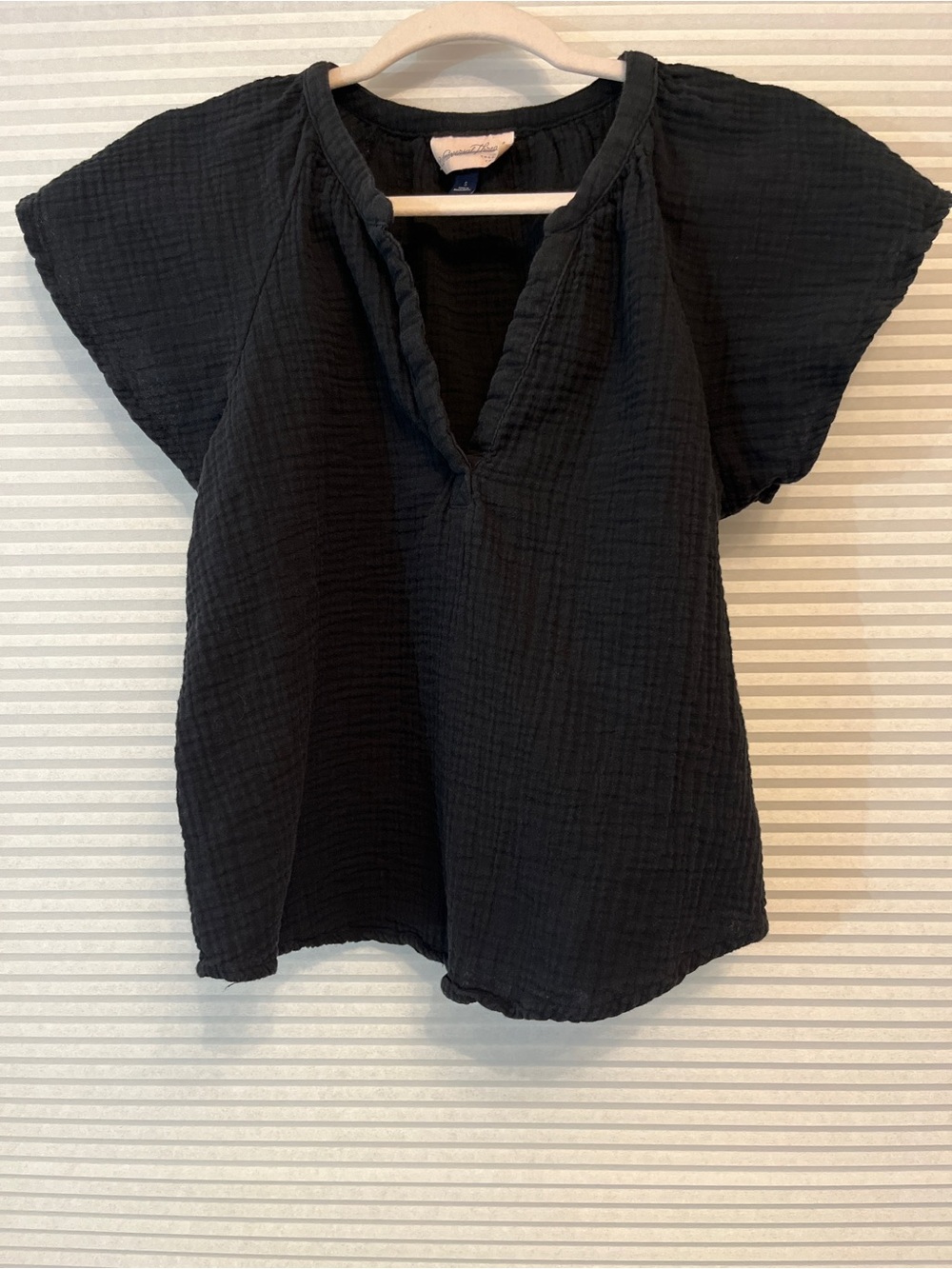 Universal Thread Black V-Neck Gauze Tunic Top
